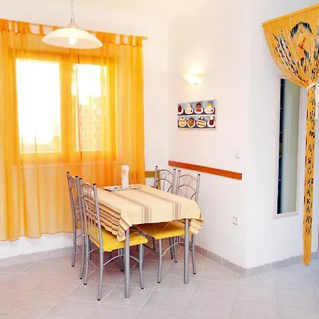 Apartments With Parking Space Sabunike, Zadar - 5745