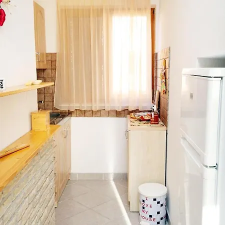 Apartments With Parking Space Sabunike, Zadar - 5745 * Privlaka (Zadar)